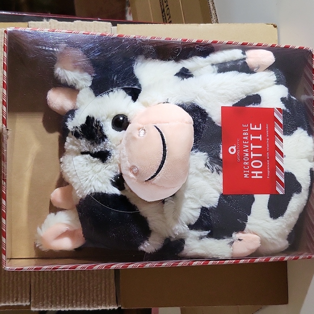 Aroma Home Snuggable Hottie Microwavable COW NEW IN BOX
